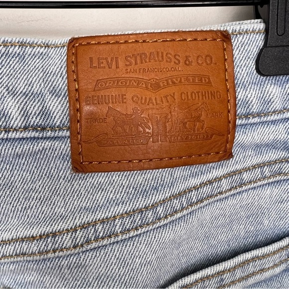 Levi's Denim Jean Skirt Size 29 Lightwash - Picture 6 of 11